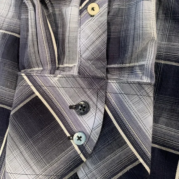 Ben Sherman Large Mens Button Down shirt with multicolored buttons - Picture 8 of 10